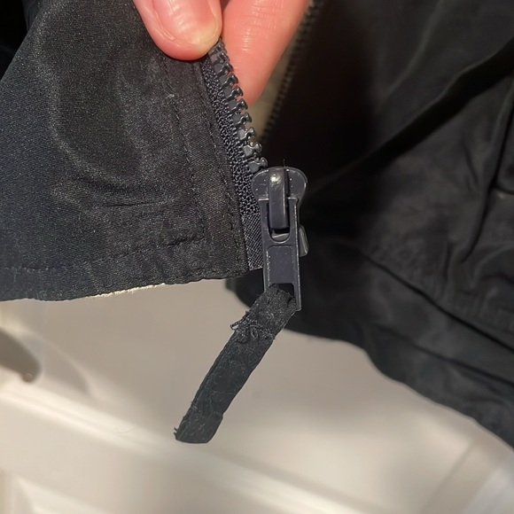 Vintage Men’s Windbreaker - Picture 8 of 9